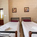 4 Bedroom With Large Private Pool Hébergement de vacances *