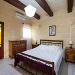 Hébergement de vacances 4 Bedroom With Large Private Pool Xewkija