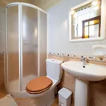 4 Bedroom With Large Private Pool Hébergement de vacances