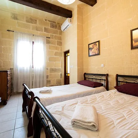 4 Bedroom With Large Private Pool Nyaraló