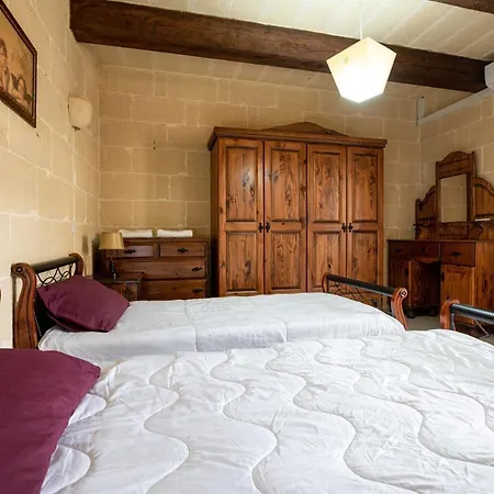 Holiday home 4 Bedroom With Large Private Pool *