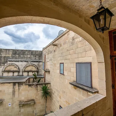 4 Bedroom With Large Private Pool Holiday home Xewkija