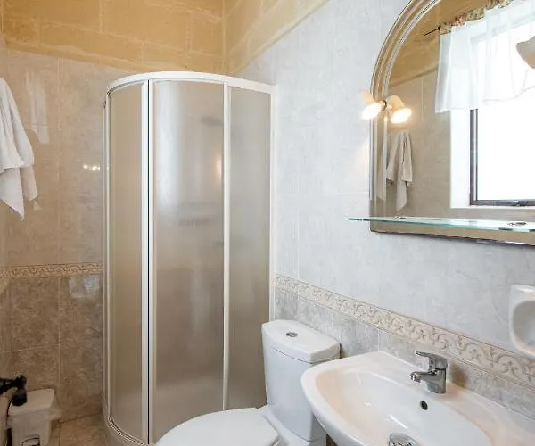 4 Bedroom With Large Private Pool Holiday home