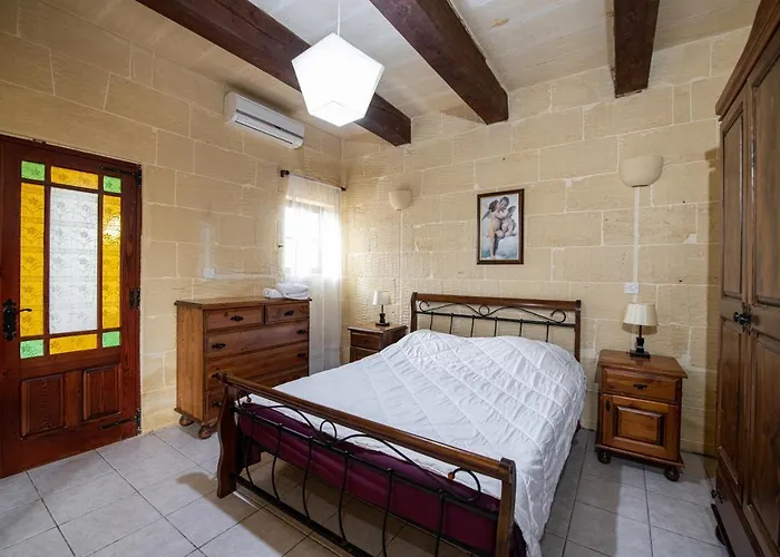 Tatil Evi 4 Bedroom With Large Private Pool Xewkija