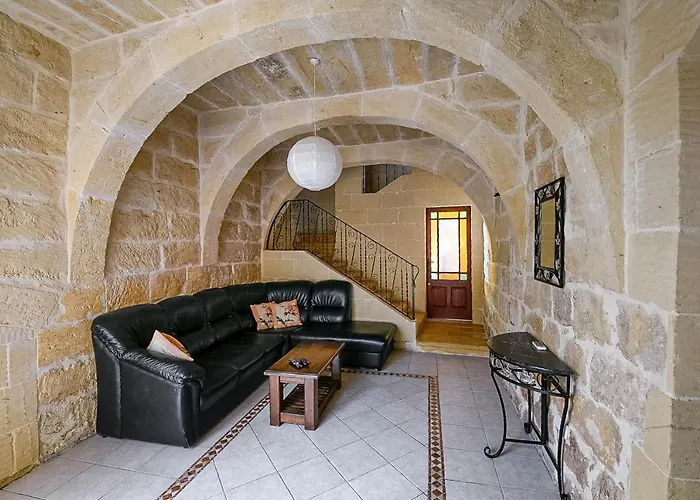 4 Bedroom With Large Private Pool Tatil Evi Xewkija