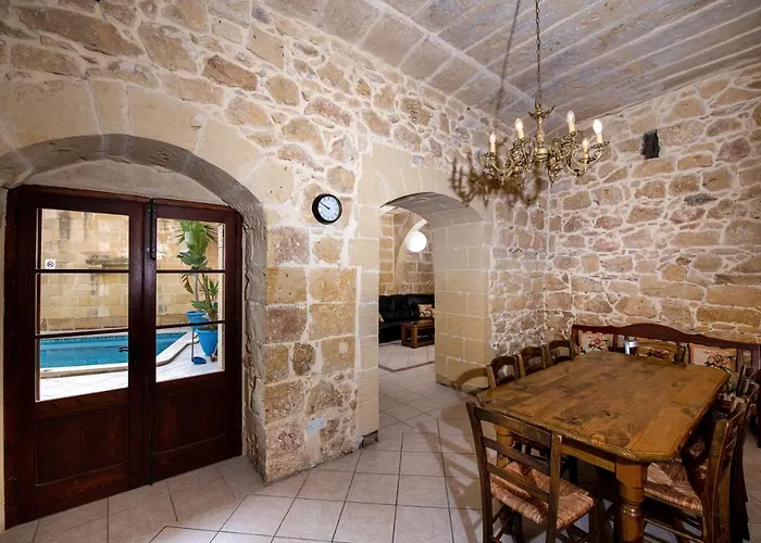 Holiday home 4 Bedroom With Large Private Pool *