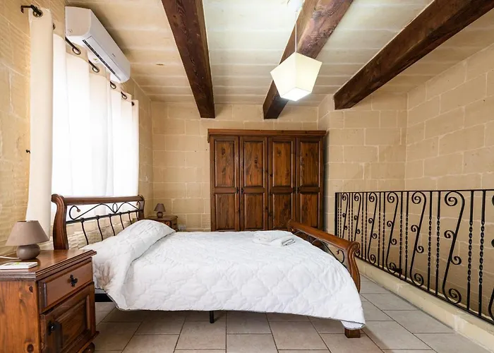 4 Bedroom With Large Private Pool * Xewkija