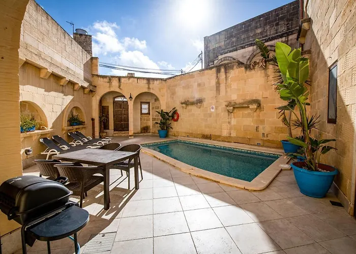 Holiday home 4 Bedroom With Large Private Pool *